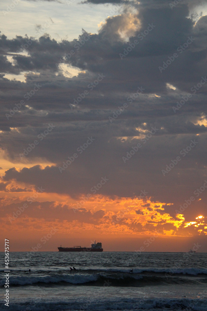 Obraz premium sunset over the sea
