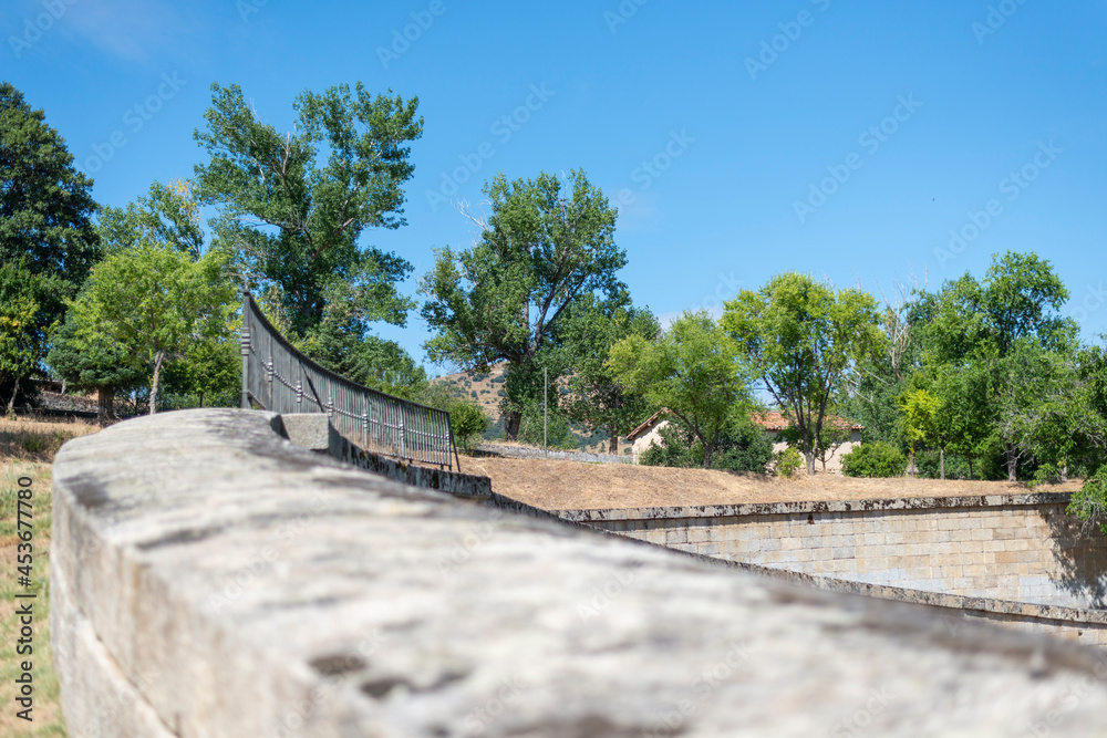 turismo castilla leon avila piedrahita detalle parque piedrahita avila 2021