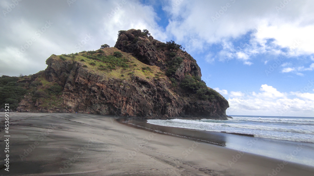  Piha beach Auckland, New Zealand 4-march-2021

Big rock on the beach