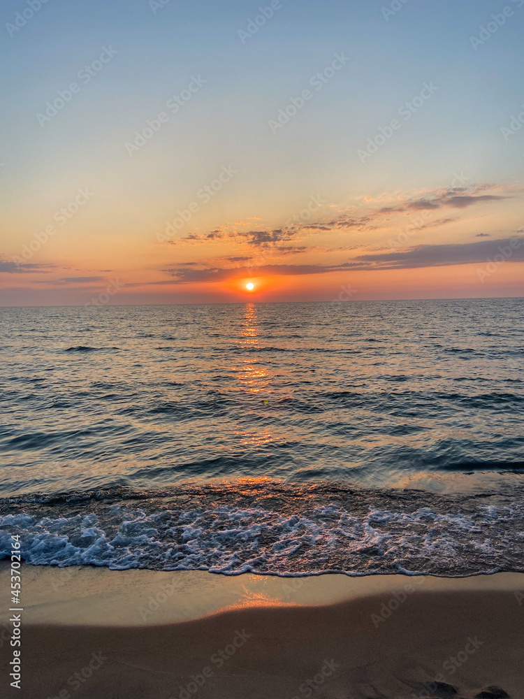 Obraz premium sunset on the lake