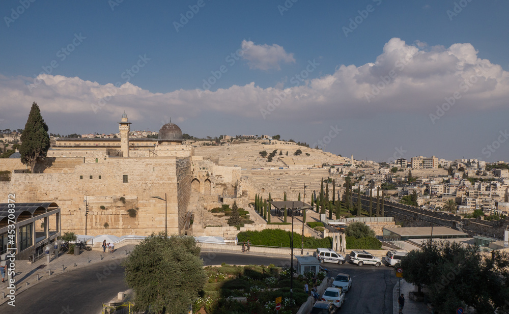 Fototapeta premium Temple Mount south wall with Al-Aqsa Mosque and archeological excavation site in Jerusalem Old City
