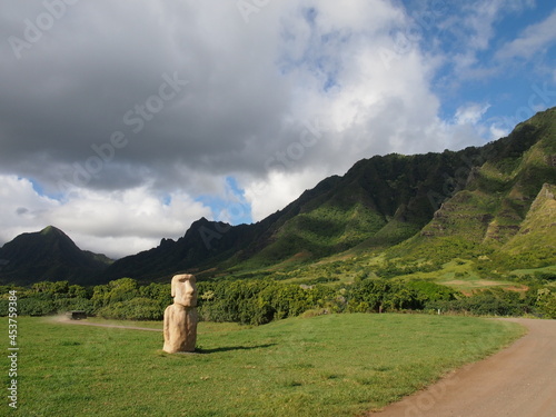 クアロアランチにあるモアイ像と風景