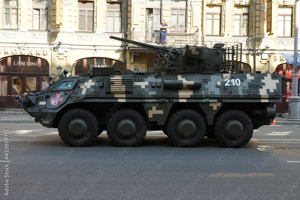 Obraz premium E-4 armored personnel carrier