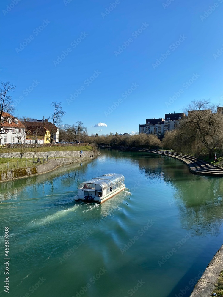 Fototapeta premium boats on the river