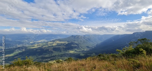 Vale e montanha