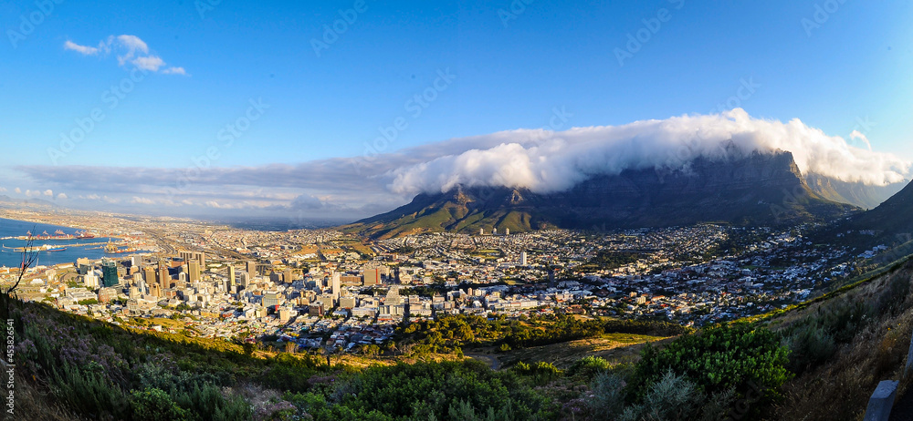 Fototapeta premium Cape Town landscape with sky and clouds