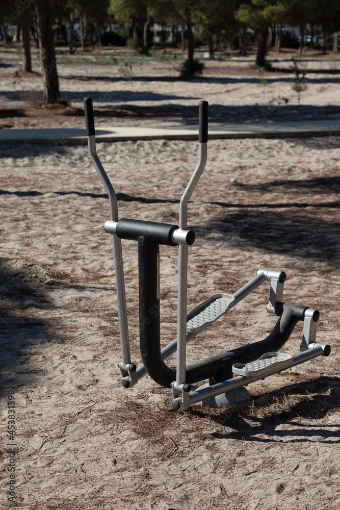 outdoor exercise machine, step machine. Very good for the arms and legs