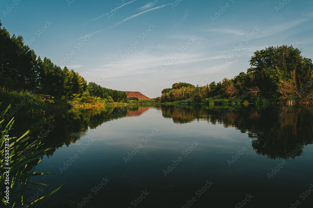 Fototapeta premium lake and mountains