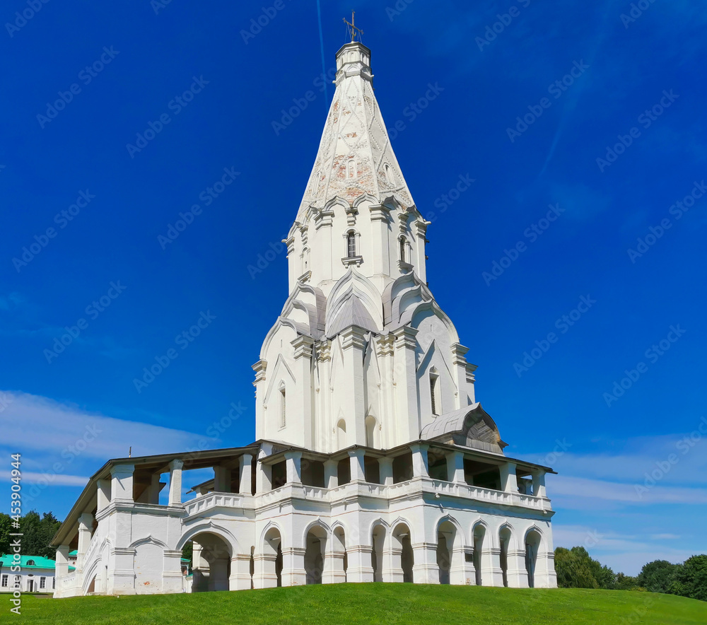 Fototapeta premium Church of the Ascension, Kolomenskoye, Moscow, Russia. Built in 1532. UNESCO World Heritage List.
