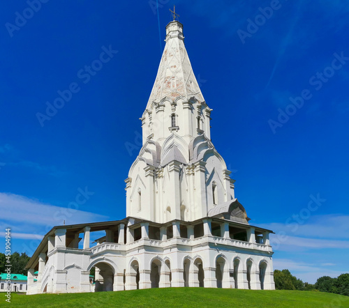 Wallpaper Mural Church of the Ascension, Kolomenskoye, Moscow, Russia. Built in 1532. UNESCO World Heritage List. Torontodigital.ca