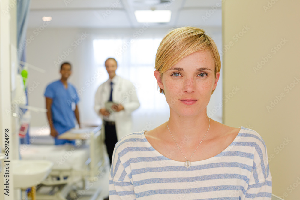 Fototapeta premium Patient leaving hospital room