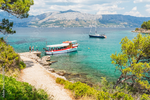 Fototapeta Naklejka Na Ścianę i Meble -  Picturesque sandy beach of Lovrecina on the northern coast of Brac island in Croatia