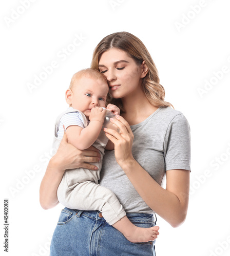 Young mother giving water t...