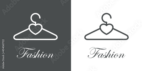 Logotipo con texto Fashion y silueta de percha con corazón en fondo gris y fondo blanco