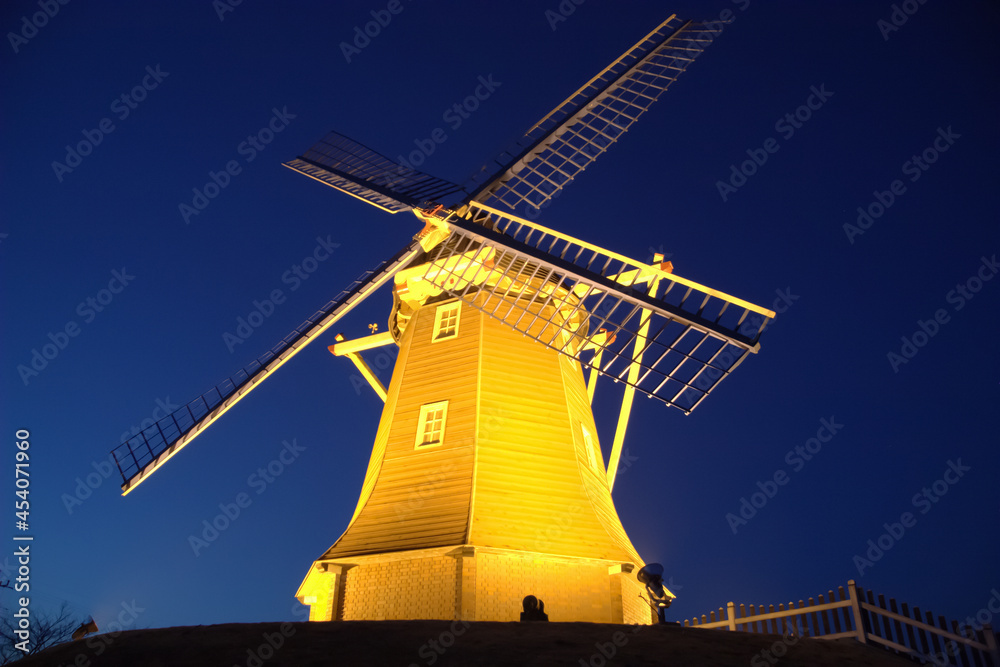 昔のオランダ風車