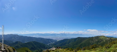 【パノラマ】 8月下旬（夏） 美ヶ原高原の王ヶ鼻から北アルプス方面を望む 長野県松本市
