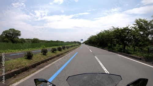 空と道