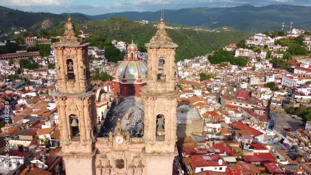 Taxco is a town in the state of Guerrero, famed for Spanish colonial architecture. Plaza Borda, the main square, is home to the landmark 18th-century Santa Prisca church, churrigueresque style.