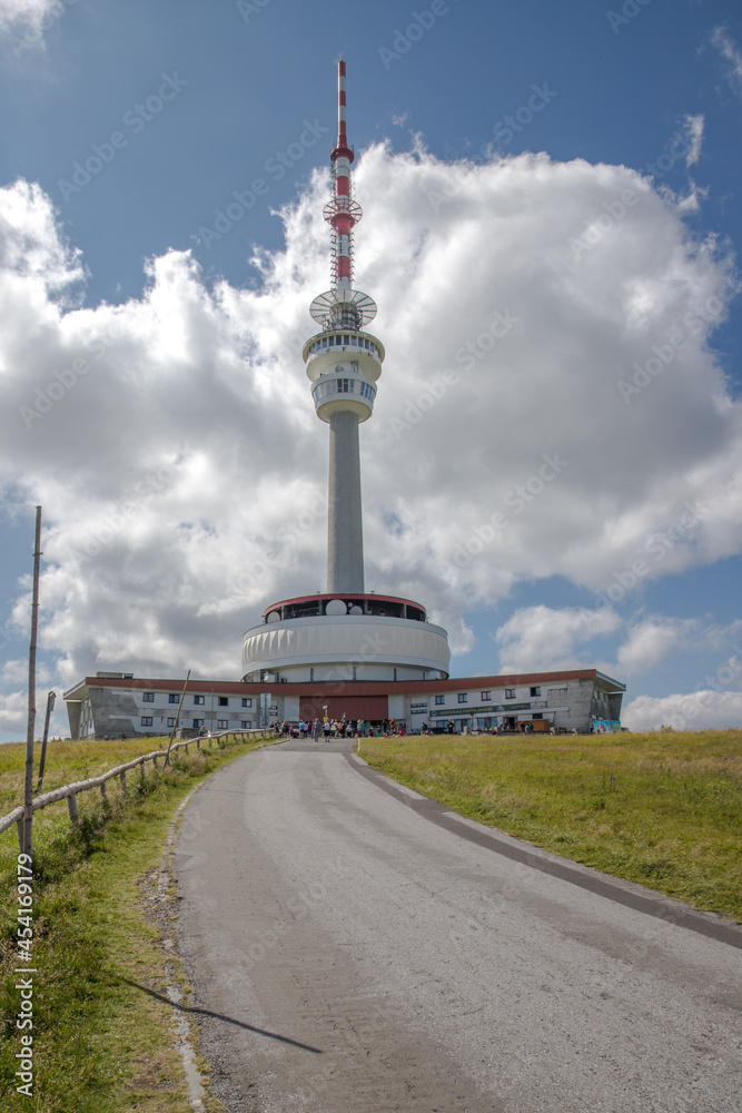 Obraz premium TV tower with a viewing platform at the top of Praděd in Jeseníky