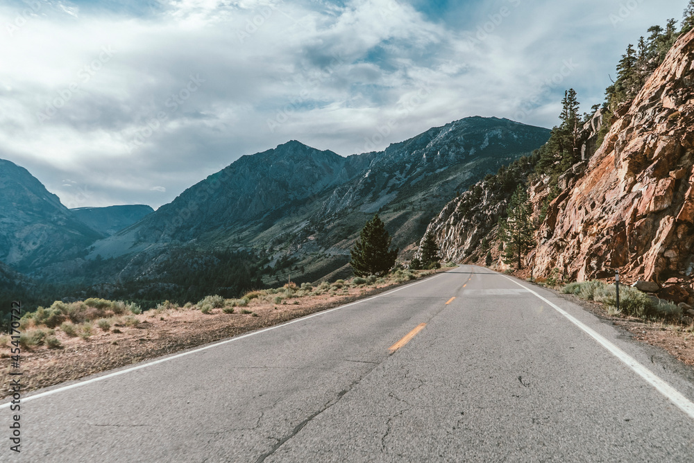 Fototapeta premium road in the mountains