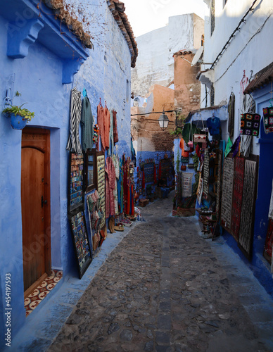 narrow street in medina © Bouchagoura Photos