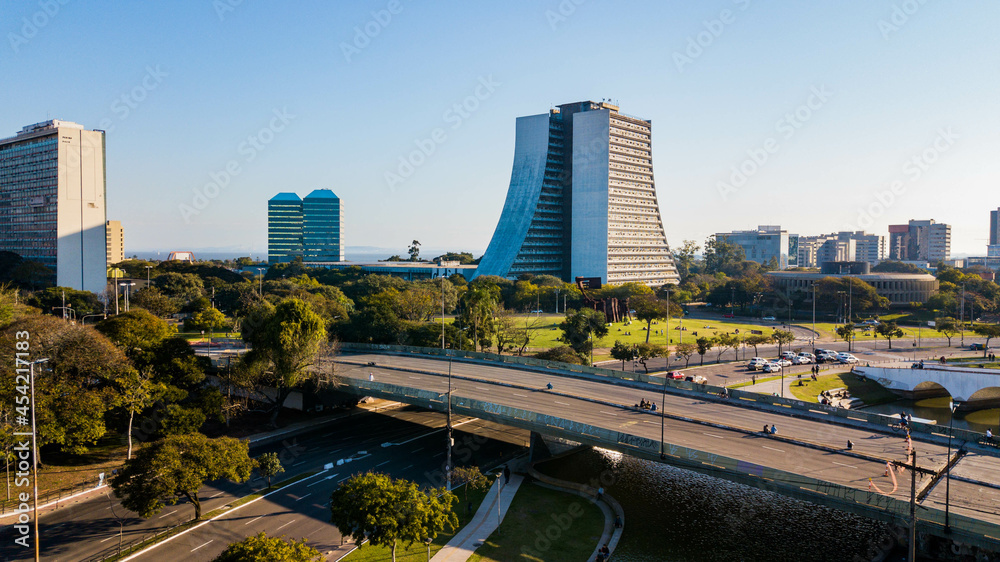 Fototapeta premium Porto Alegre RS - Aerial view of the Praça dos Açorianos and the administrative center of Porto Alegre, Rio Grande do Sul
