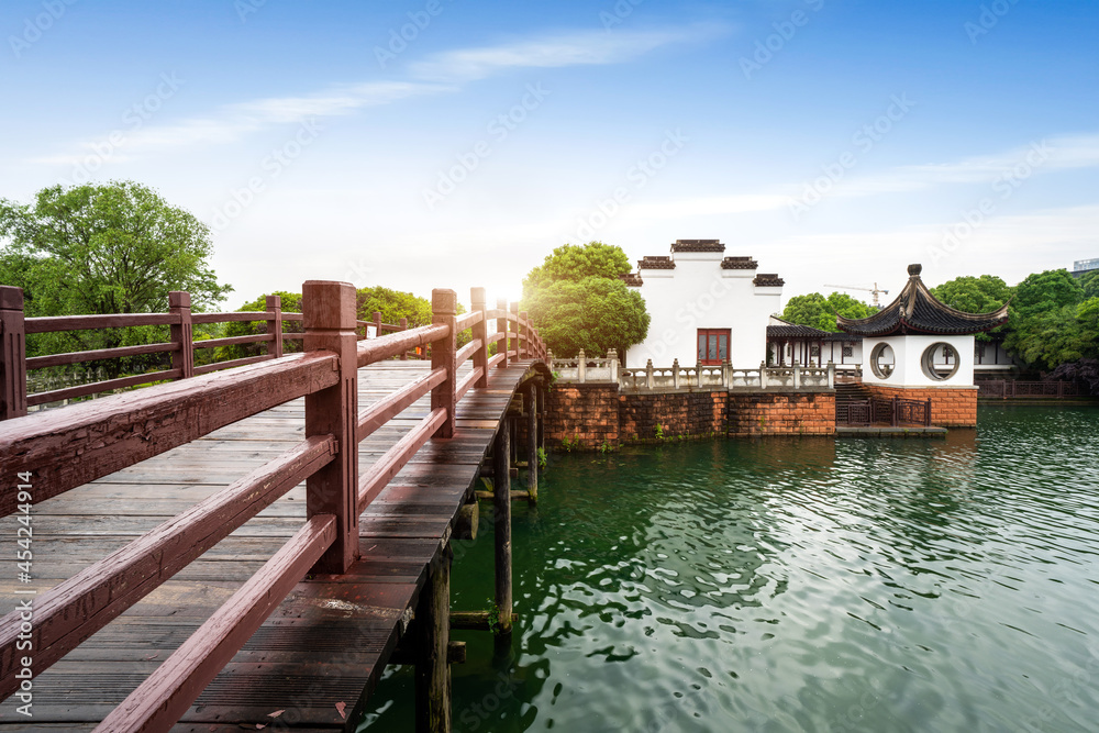 Yanshui Pavilion is one of the famous scenic spots in Jiujiang City, Jiangxi Province Yanshui Pavilion is one of the famous scenic spots in Jiujiang City, Jiangxi Province