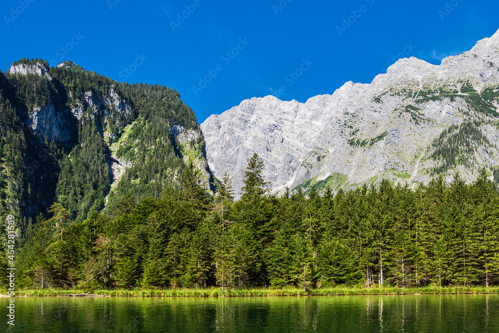 Blick auf den Königssee im Berchtesgadener Land in Bayern