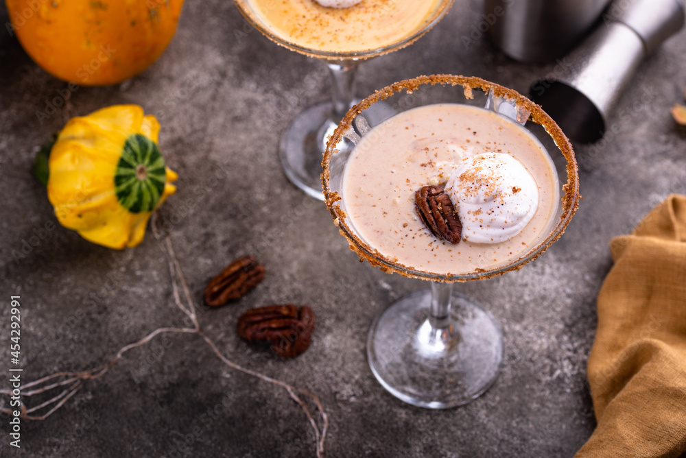 Creamy pecan caramel martini cocktail Creamy pecan caramel martini cocktail