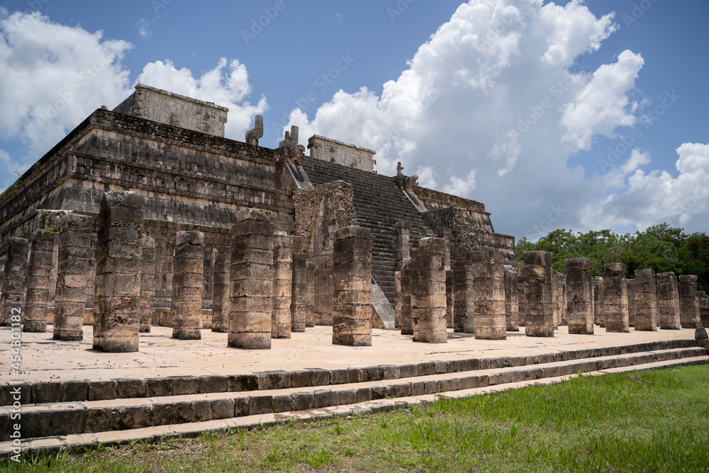 old mayan temple ruins in Chichén Itzá in Yucatán (México)
