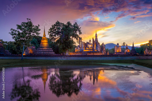 wat mahathat, sukhothai, thailand,