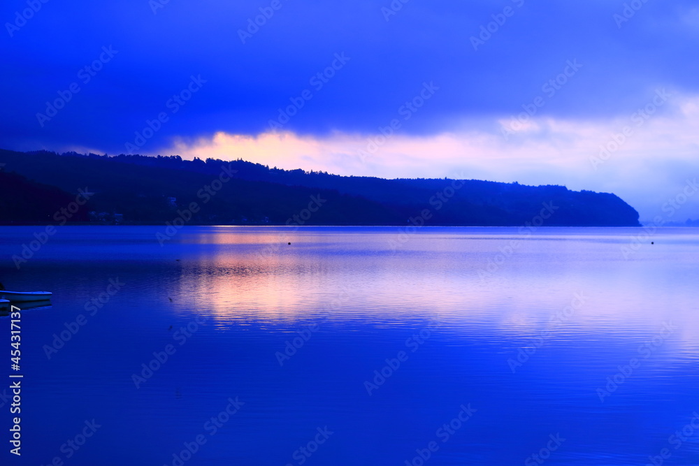 朝の湖山中湖