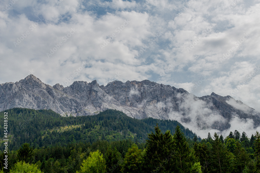 Urlaubsfeeling rund um das schöne Zugspitztal in der Nähe von Garmisch-Partenkirchen 