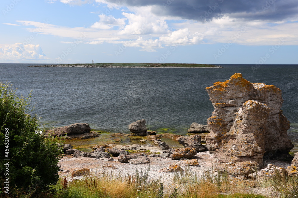 Holmhällar