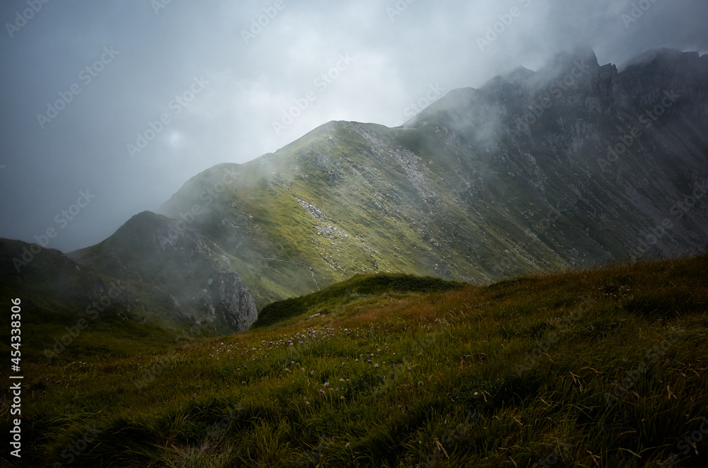 Monte Nuda nella nebbia