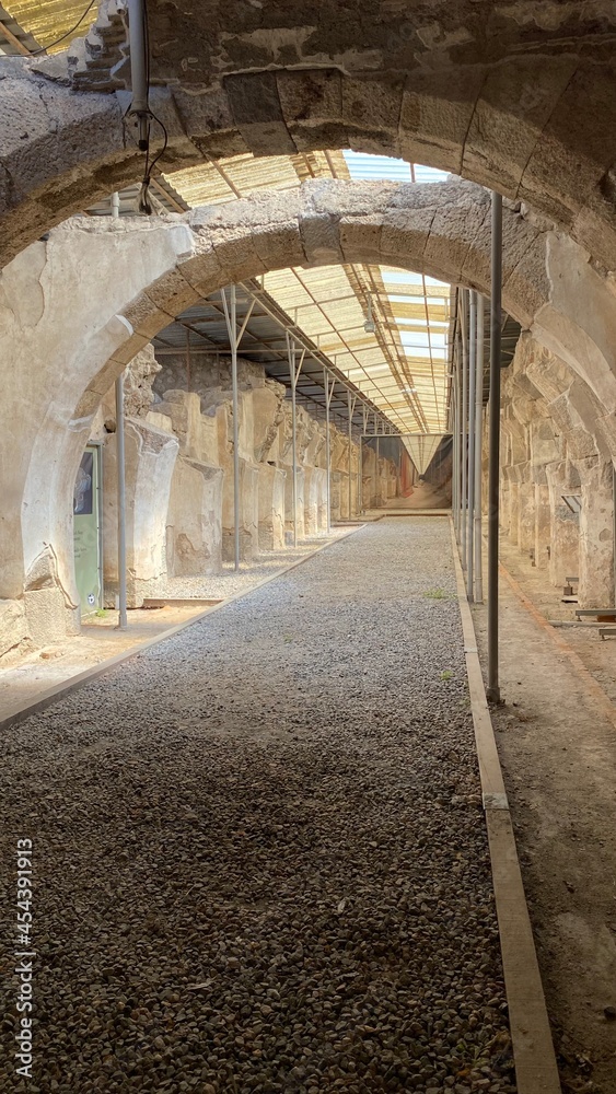 Agora etymologically means market. Agora Open Air Museum, an ancient structure, which dates back to the Roman Empire period, is the biggest ancient market in Izmir. In the museum, you can see archaeol