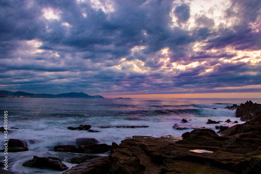 Atardecer en la playa de Azkorri, Getxo. Atardecer en la playa de Azkorri, Getxo.