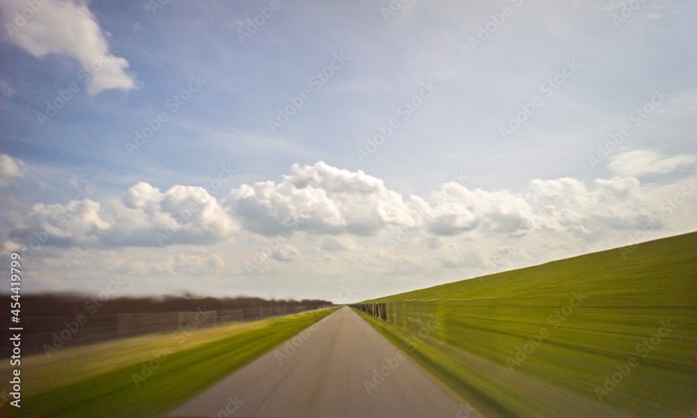 Fototapeta premium going fast