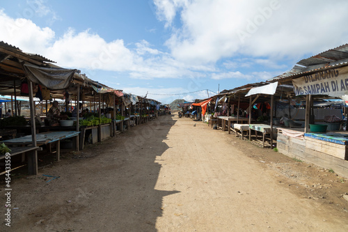 The main area of a market in Sorong  with its almost empty stalls already  to the west of the city  West Papua  Indonesia