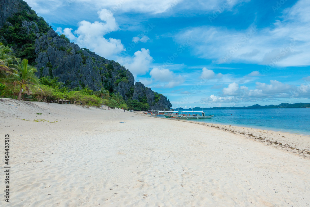フィリピン、パラワン州のブスアンガ島コロン島周辺の観光名所を旅行する風景 Scenes from a trip around Coron Island, Busuanga, Palawan, Philippines. フィリピン、パラワン州のブスアンガ島コロン島周辺の観光名所を旅行する風景 Scenes from a trip around Coron Island, Busuanga, Palawan, Philippines.