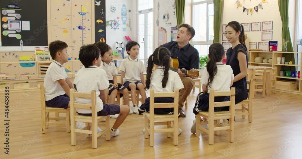 Music class in kindergarten,4K
