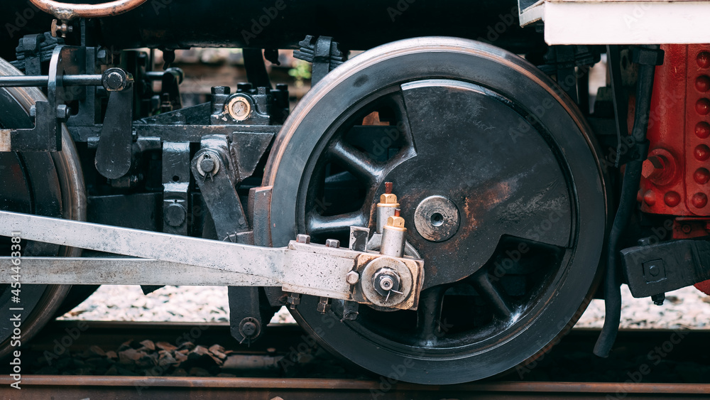 レトロな蒸気機関車の車輪 信州 赤沢自然休養林 StockFoto Adobe Stock