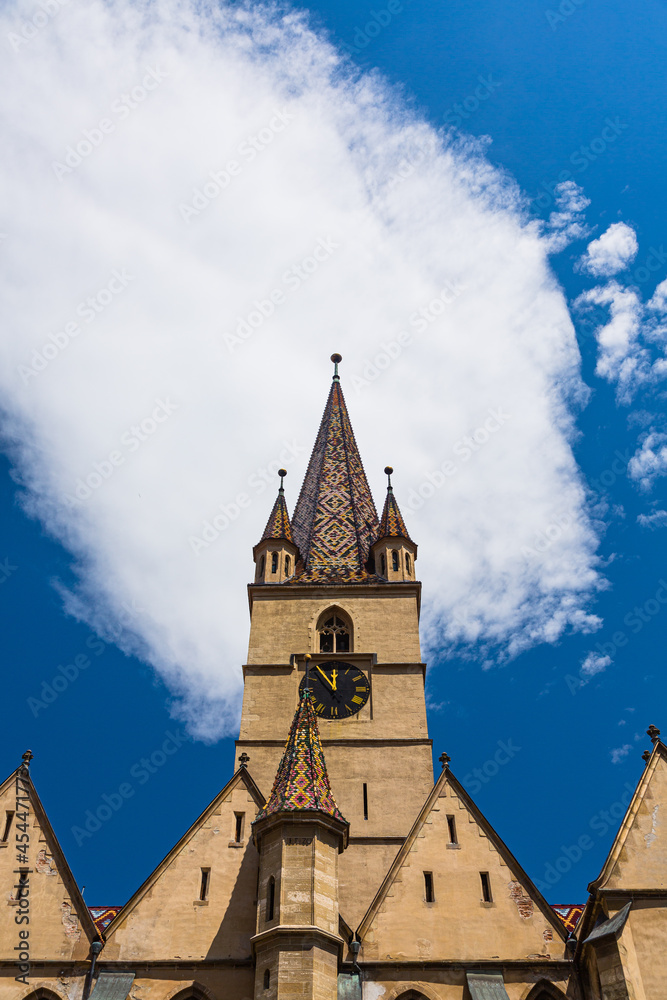 ルーマニア　トランシルヴァニア地方のシビウの歴史地区にあるシビウ大聖堂