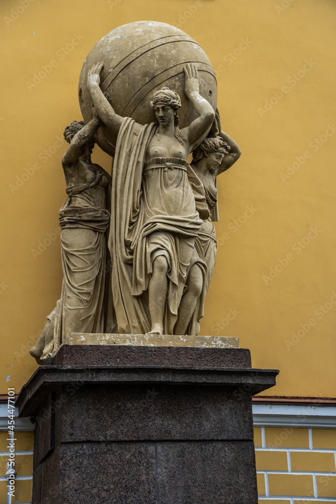 Fototapeta premium statue of a person