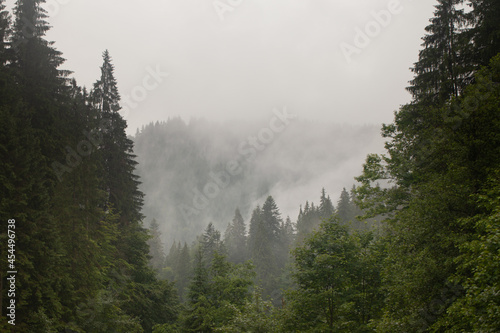 Fototapeta Naklejka Na Ścianę i Meble -  Beautiful clouds high in the mountains.