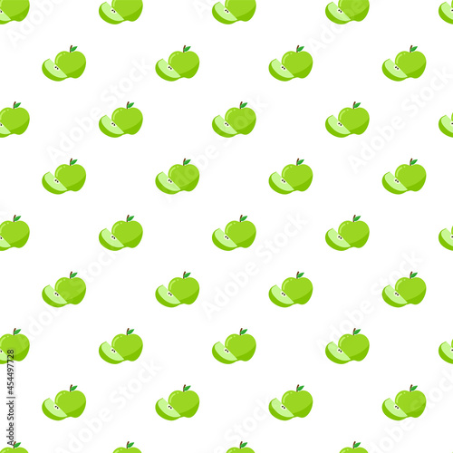 Bright seamless pattern with green apples. apple slice pattern isolated on white background
