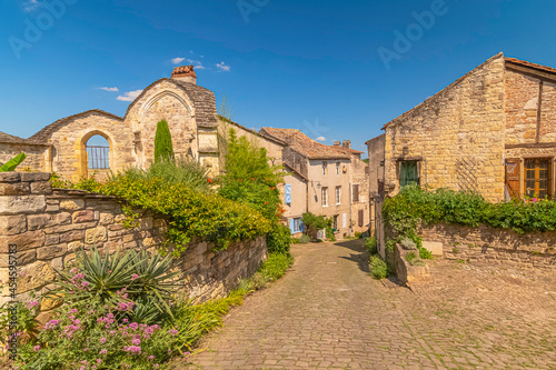 Vue du village de Cordes-Sur-Ciel, un des plus beaux villages de France, cité médiévale grand site d'Occitanie. 
