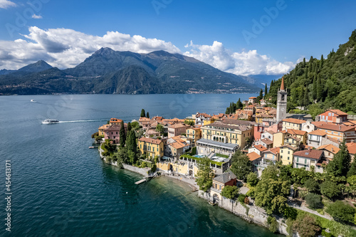 Panorama di Varenna, lago di Como, pomeriggio © @dalprato