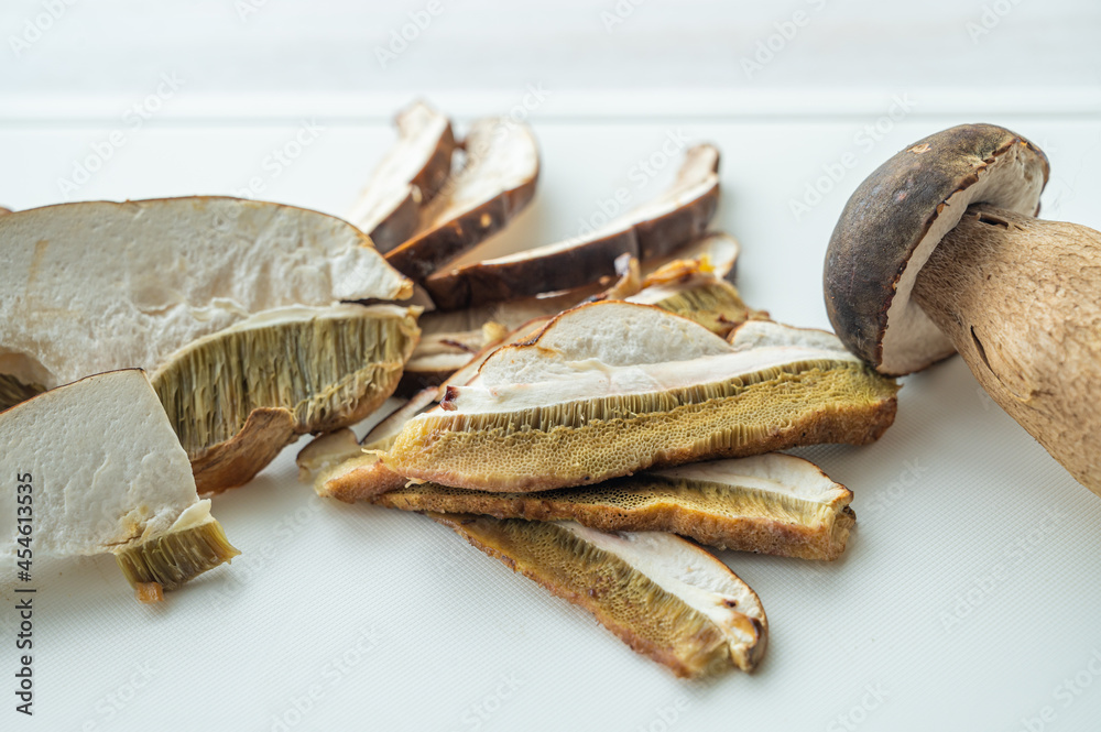 Fototapeta premium 採ってきた天然きのこ