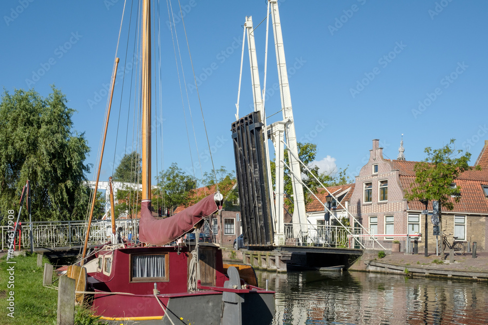 Open drawbridge over the Nieuwe Haven in Edam, Noord-Holland province, The Netherlands
